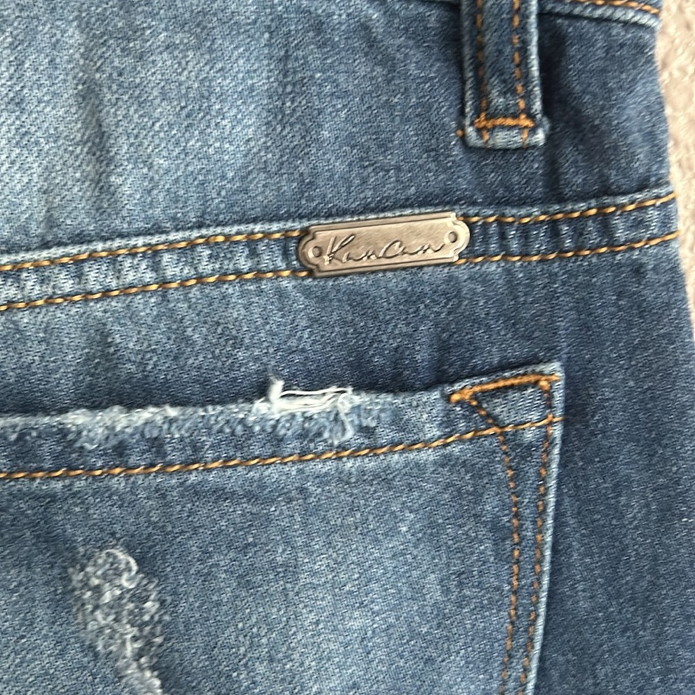 KanCan distressed high rise Mom jeans - Picture 5 of 7